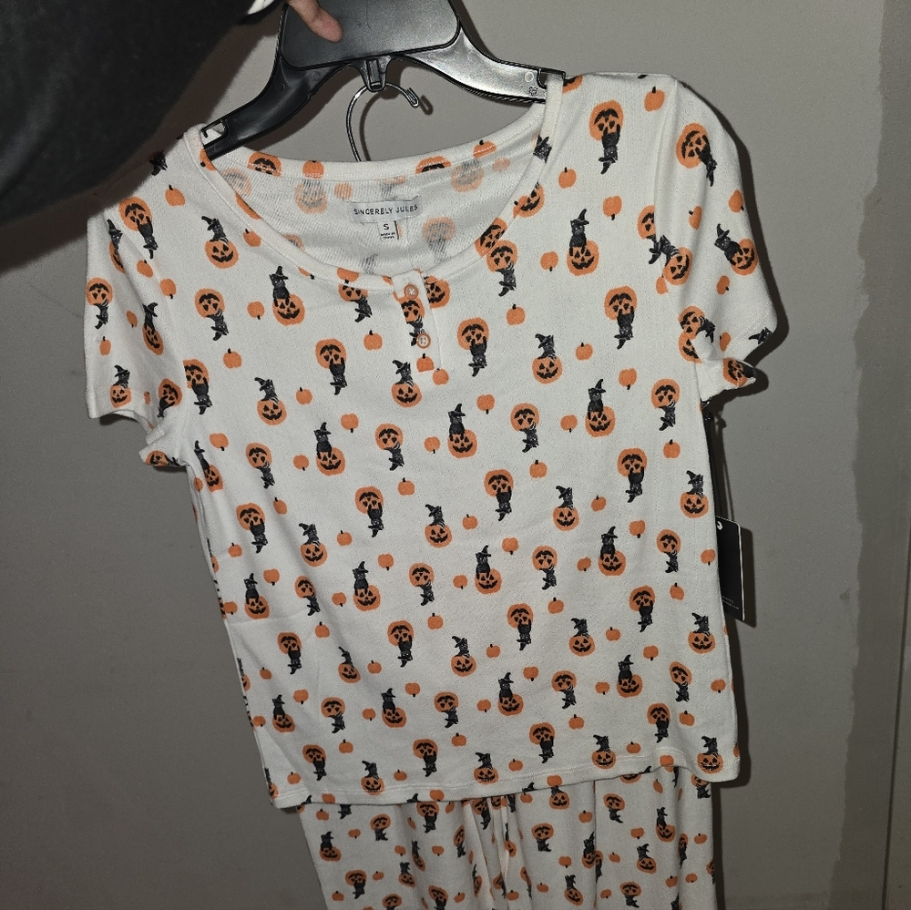 Sincerely Jules Halloween Pumpkin Pajama Set - White and Orange